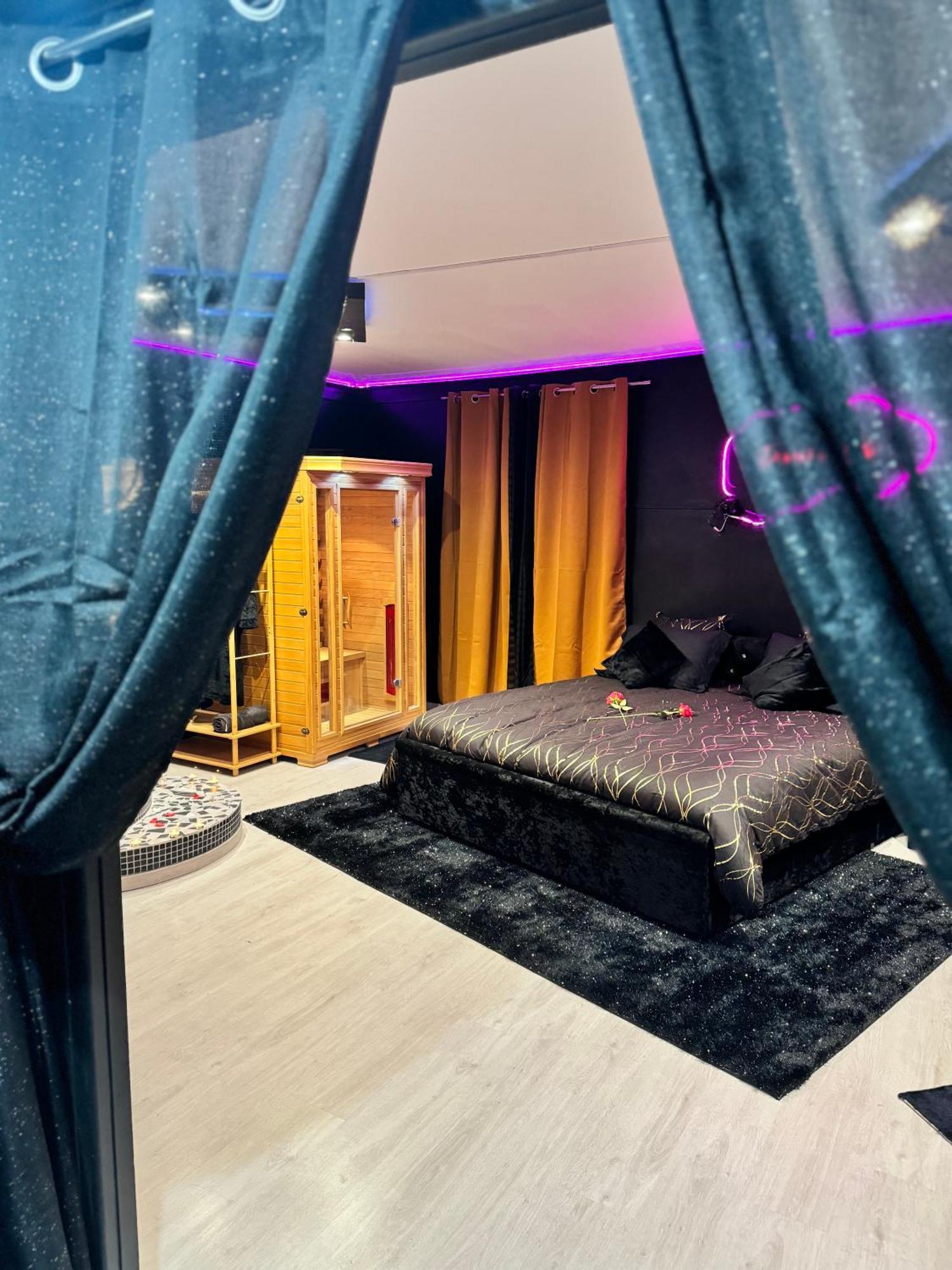 Loveroom By Sunnyroom 佩皮尼昂 外观 照片